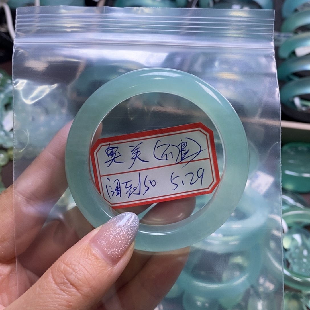 蛇纹石玉未镶嵌手镯臭***雪