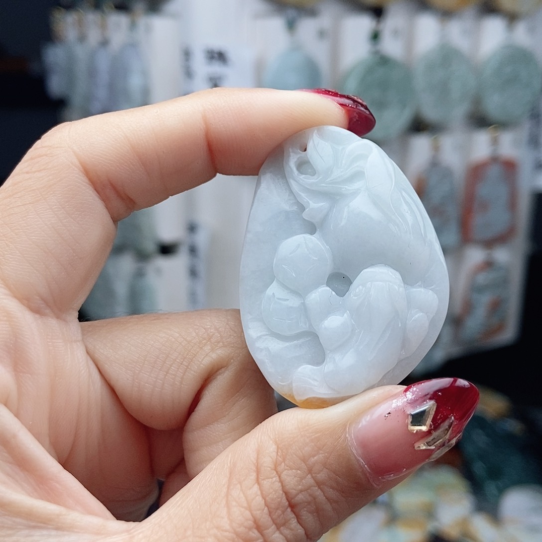 翡翠颈饰未镶嵌翡翠