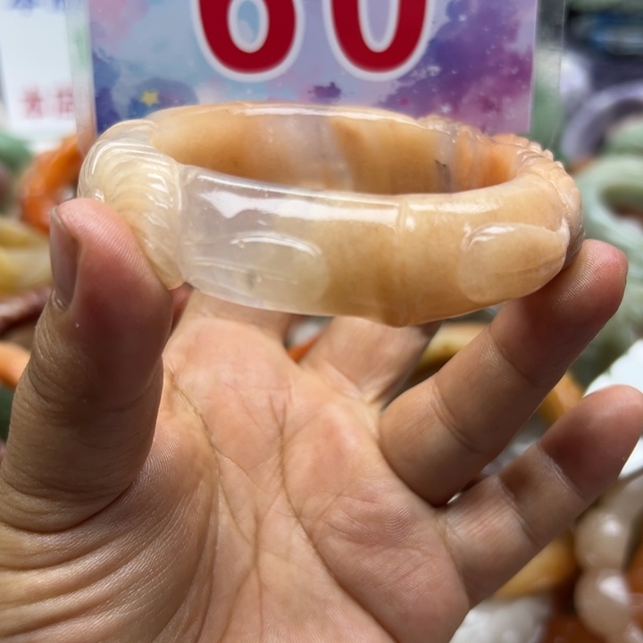 未镶嵌手镯石英岩玉