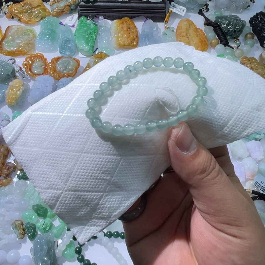 翡翠颈饰未镶嵌天然