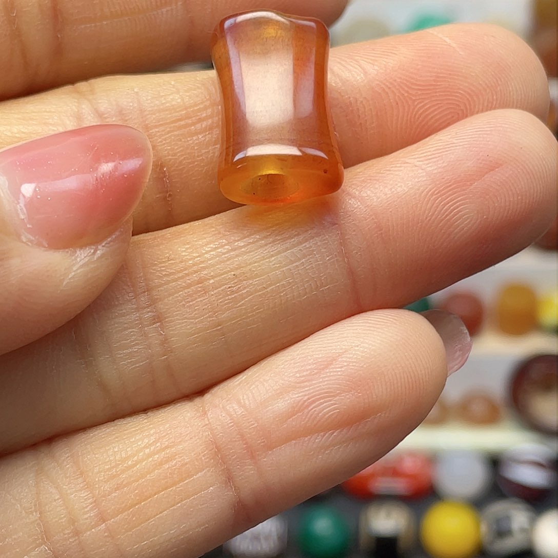 玛瑙/玉髓吊坠未镶嵌?