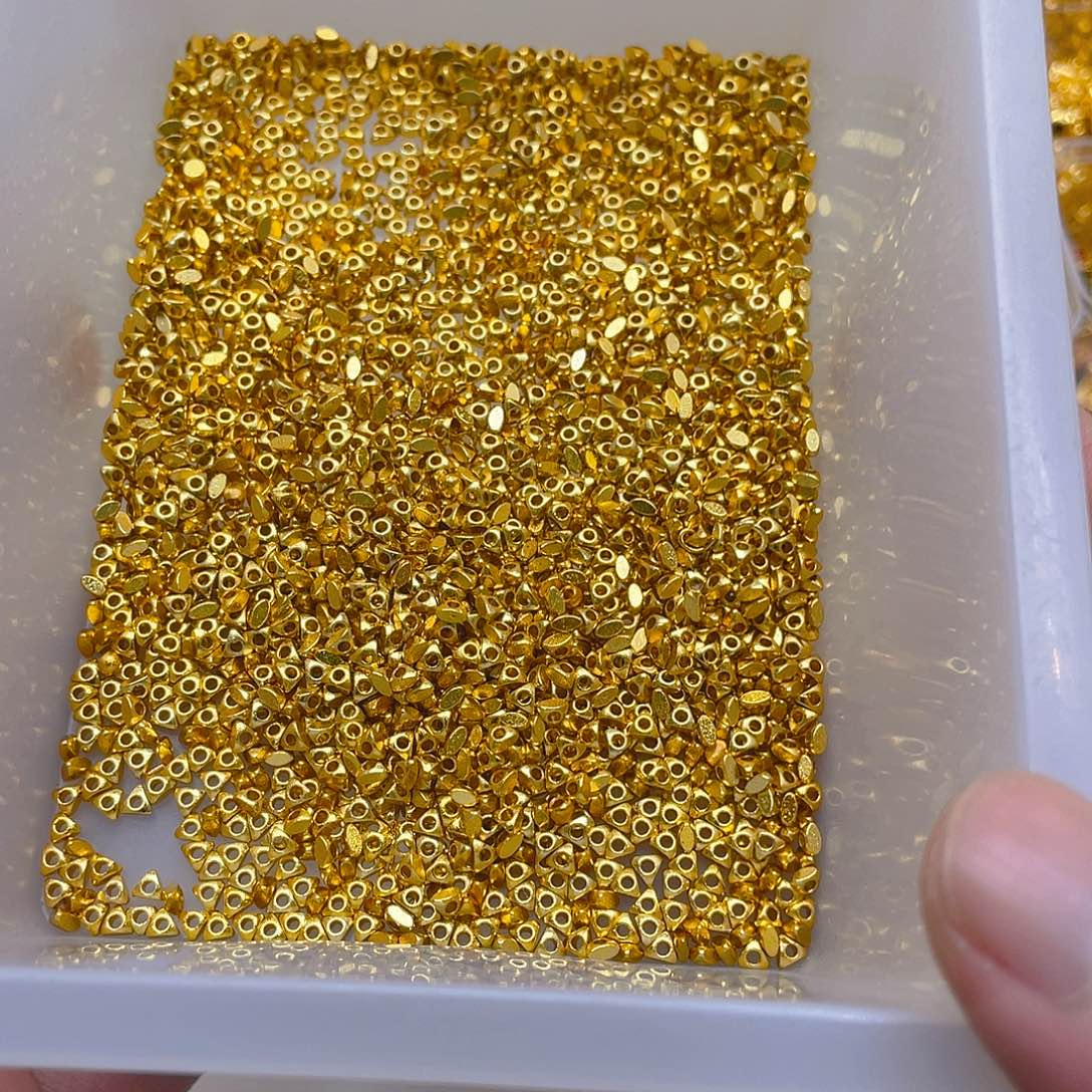 锆石铜合金三角碎金10颗