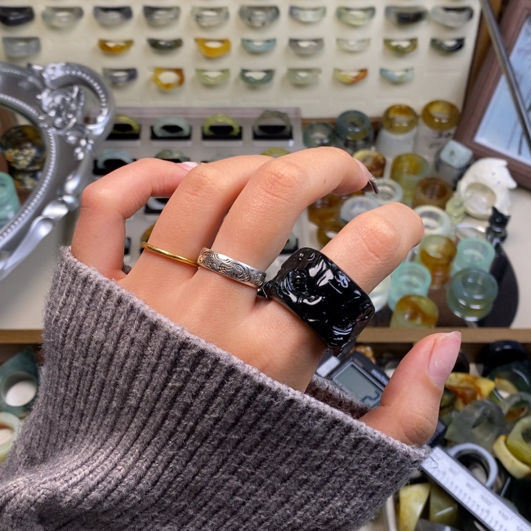 s***t蛇纹石玉未镶嵌戒指