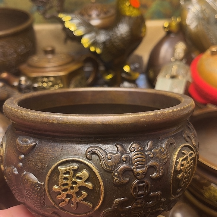 精美铜器批发档口