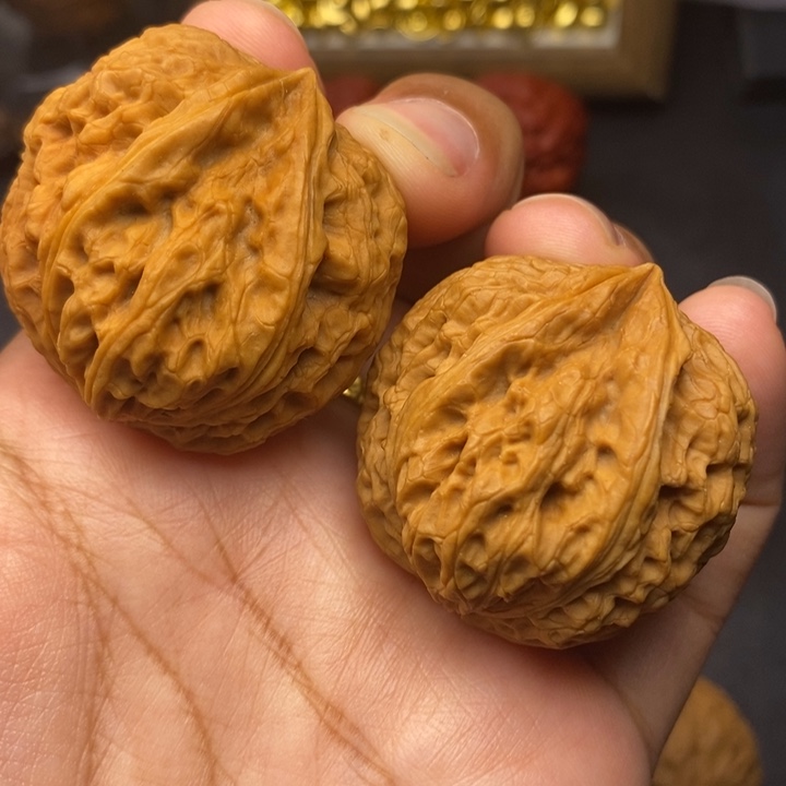 文玩核桃把件37尺异形三棱