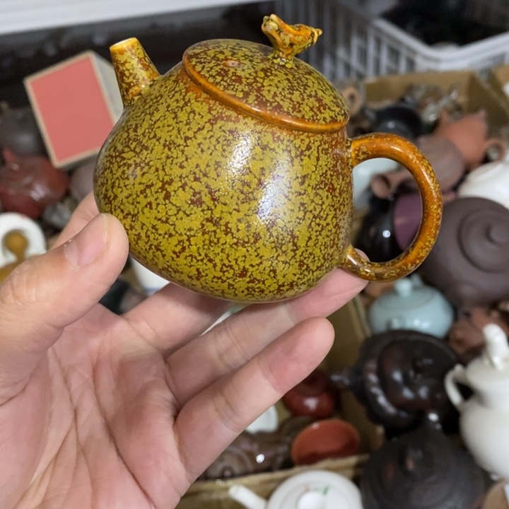 陶瓷艺术品及陶瓷壶