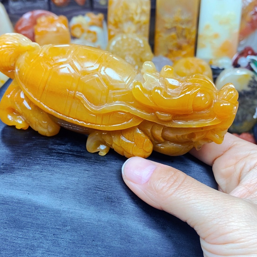 石英质玉（黄龙玉）颈饰未镶嵌