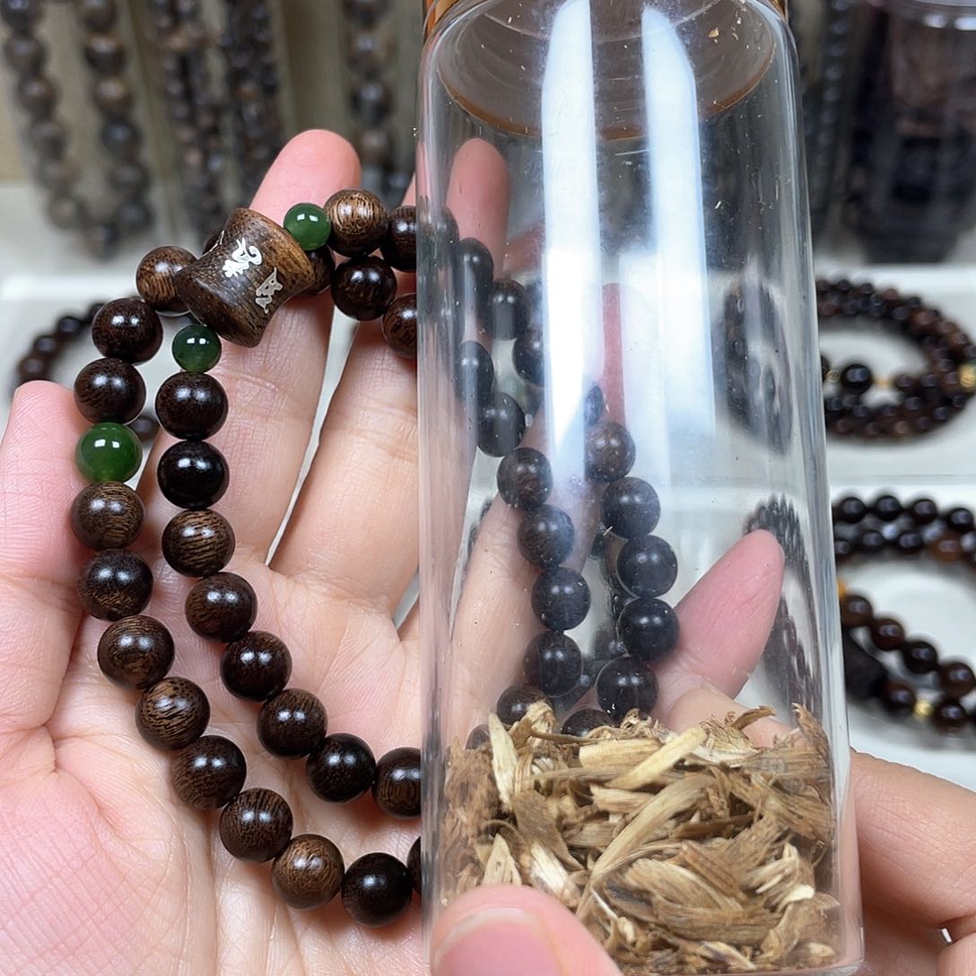 沉香碎屑沉香+越南芽庄白奇楠留疤料0.8