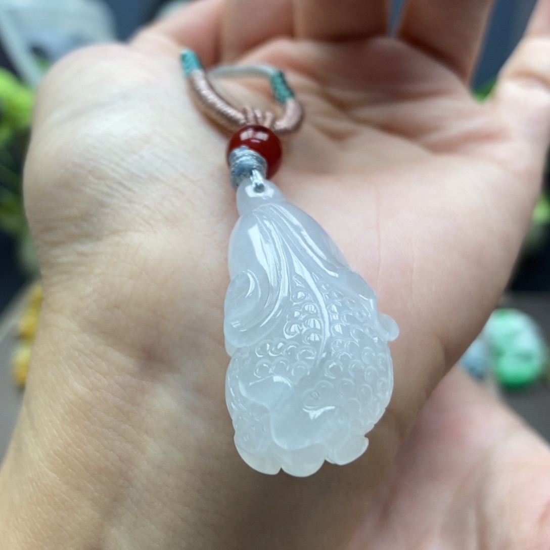翡翠颈饰未镶嵌白菜