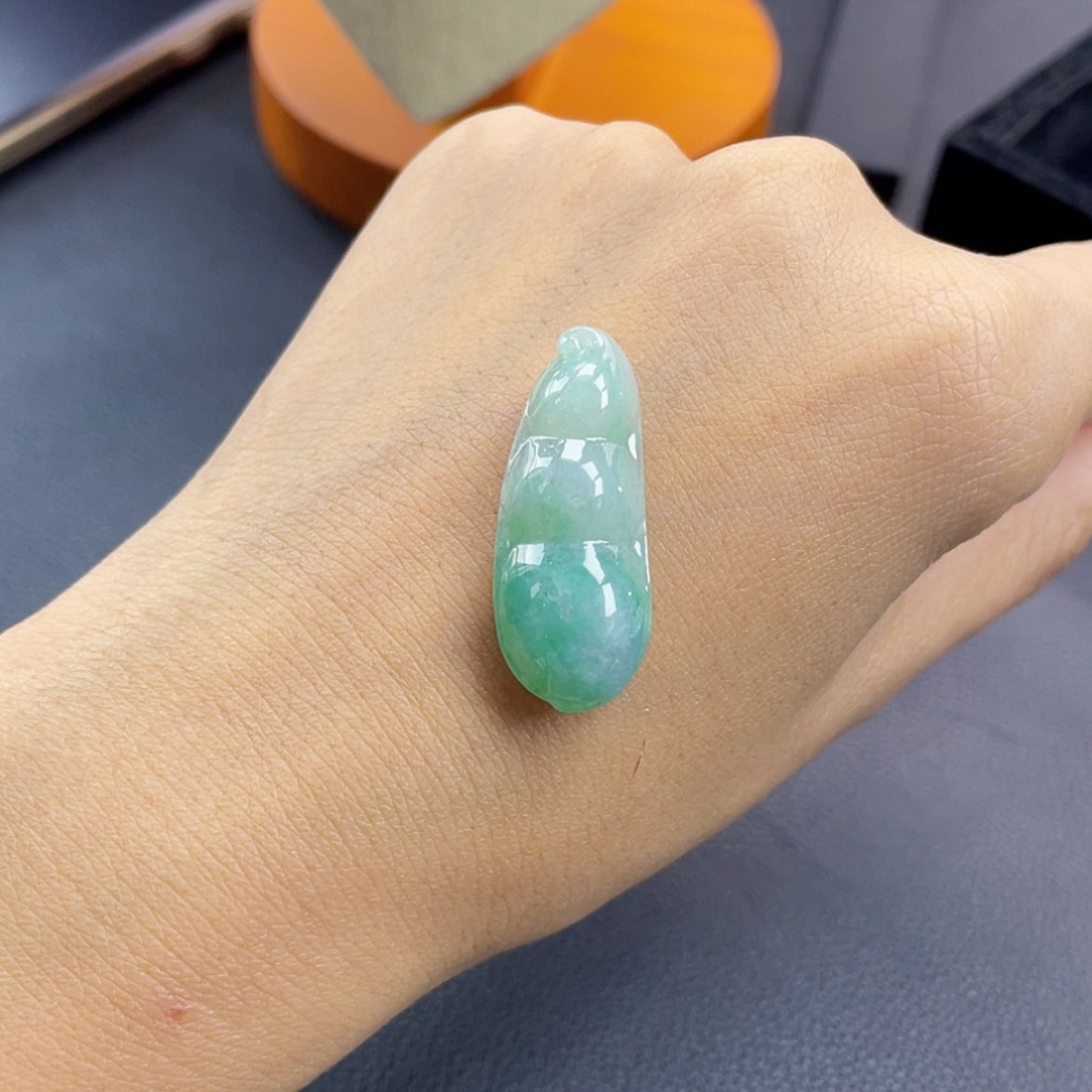 【闪购商品】翡翠颈饰未镶嵌14号 果绿