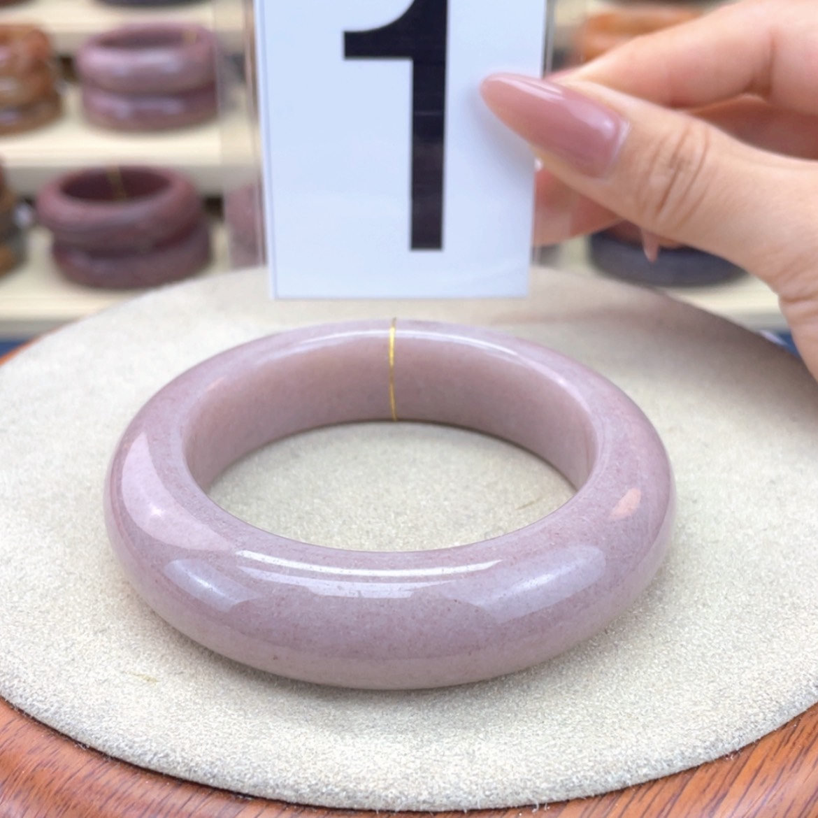 【闪购商品】石英质玉手镯未镶嵌