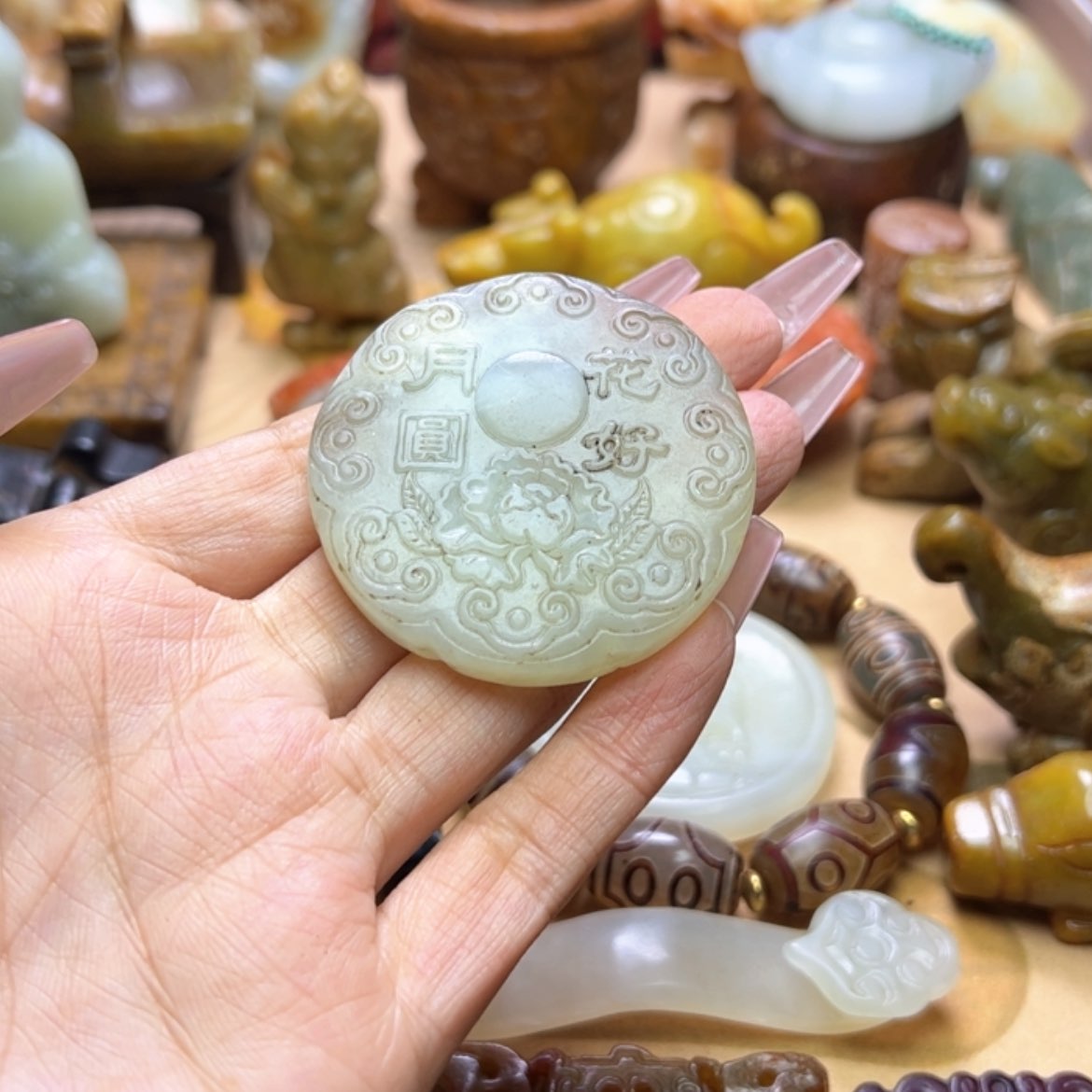 【闪购商品】蛇纹石玉颈饰未镶嵌