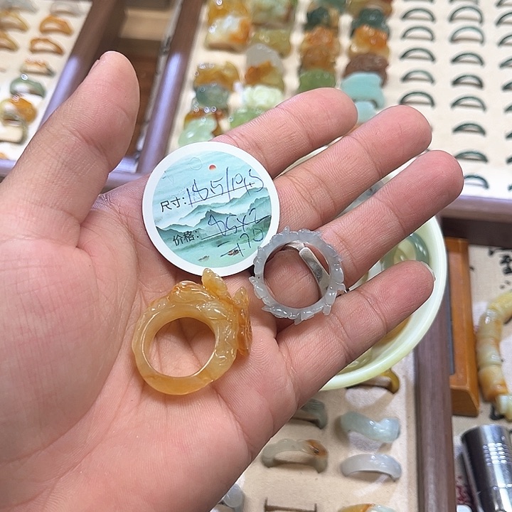 岫玉珠宝奇石合金娉**娜