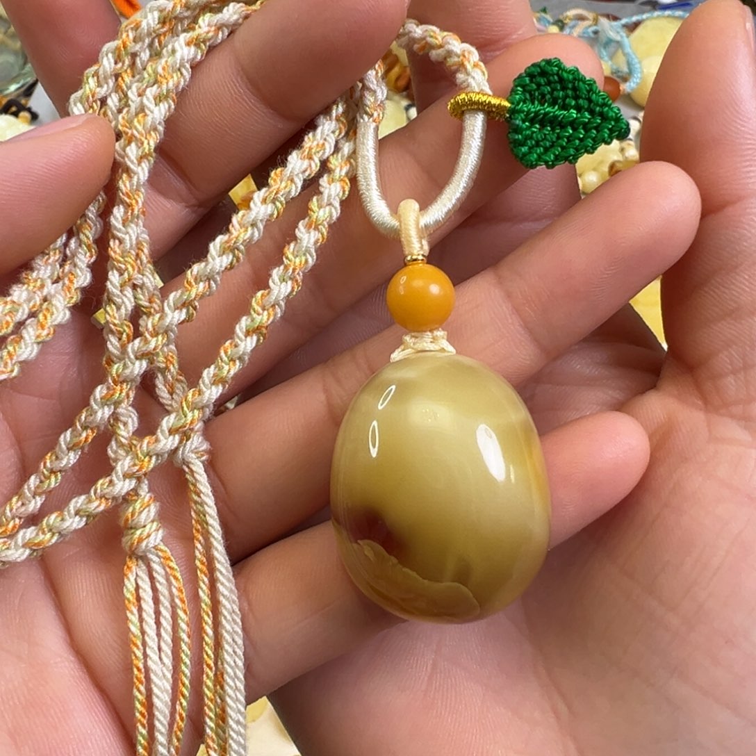 蜜蜡裸石未镶嵌蜜蜡