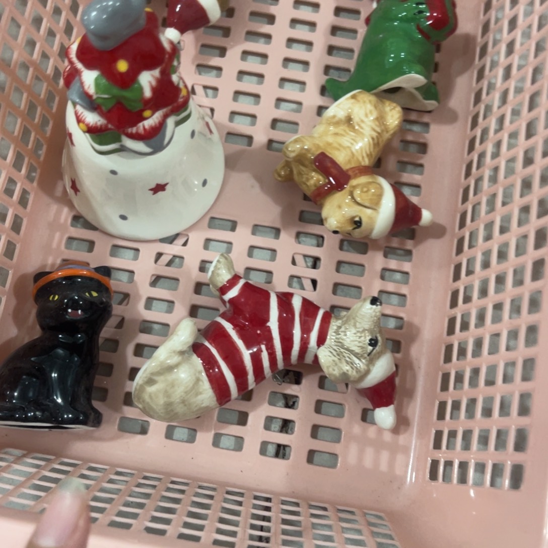 卡***卡摆件微瑕看好再拍谢谢
