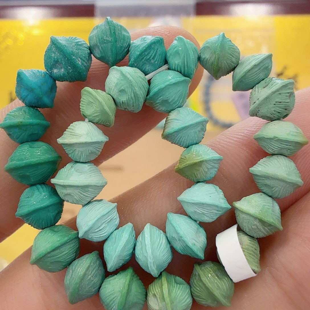 绿松石未镶嵌珠宝奇石