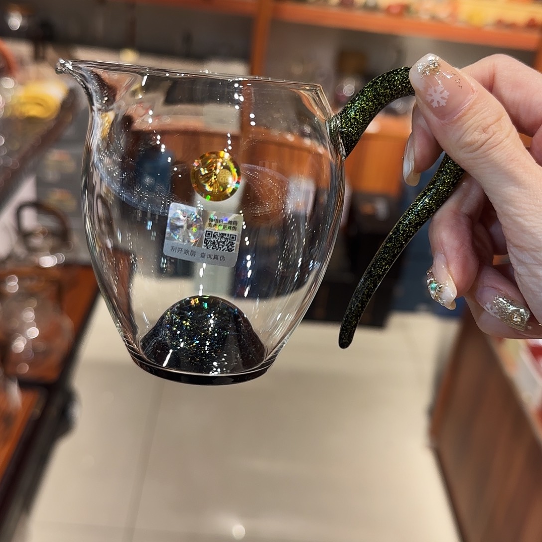 *****斑斓黑金怡然//////