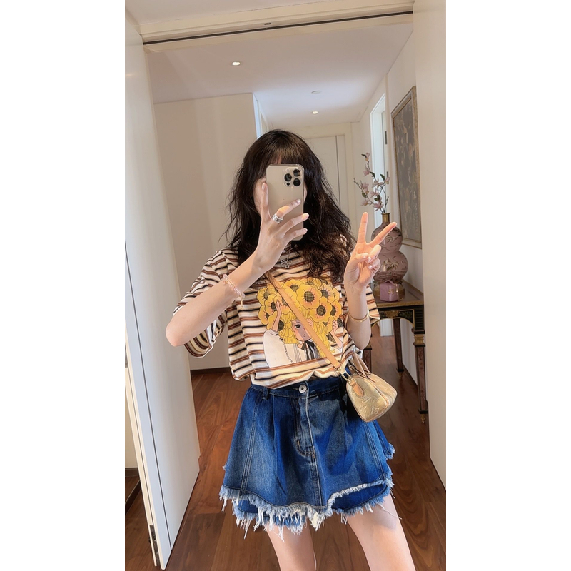 【张静芝】金发花朵女孩印花洋气经典黄咖条纹短袖T恤