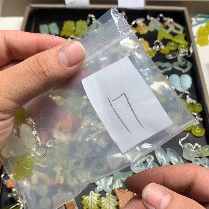 蛇纹石玉耳钉足银镀金镶嵌珍*我