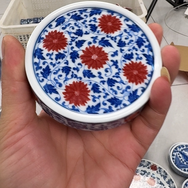 瓷片釉里红缠枝莲杯垫景德镇