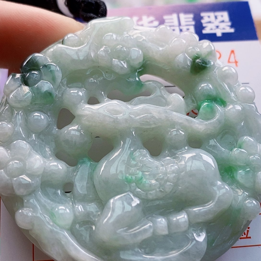 吊坠(不含链)未镶嵌翡翠