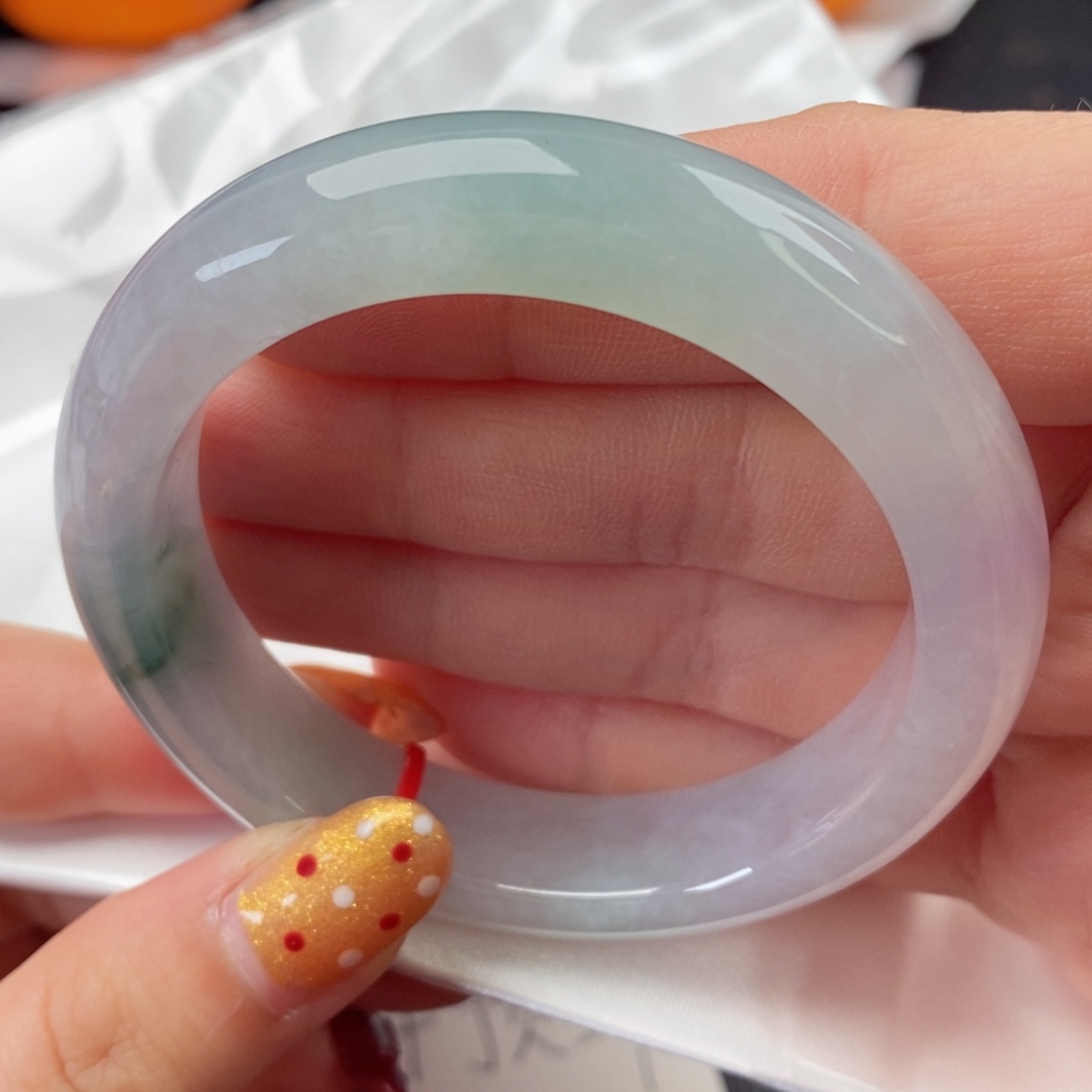 翡翠手镯未镶嵌55圈口