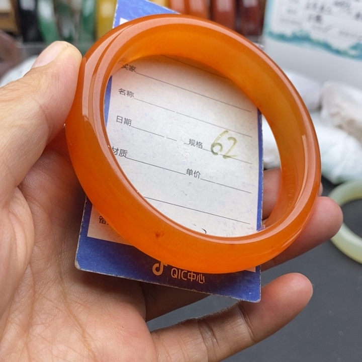 未镶嵌手镯石英质玉