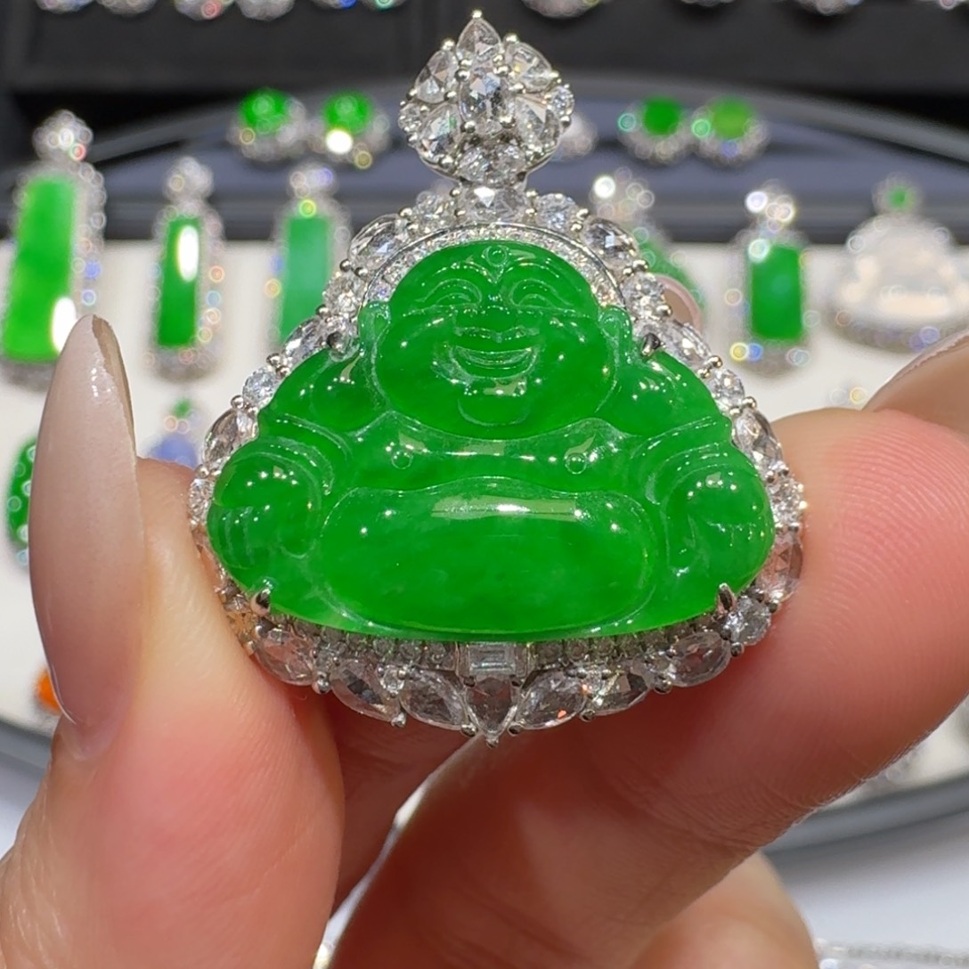 熊***人翡翠18K金镶嵌颈饰收到货48小时鉴赏期