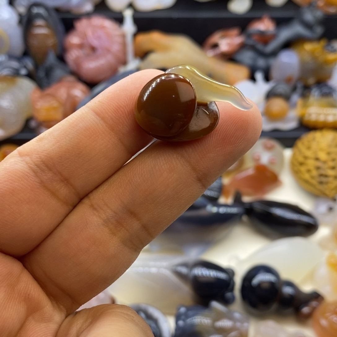 玛瑙/玉髓未镶嵌摆件手把件小豆芽