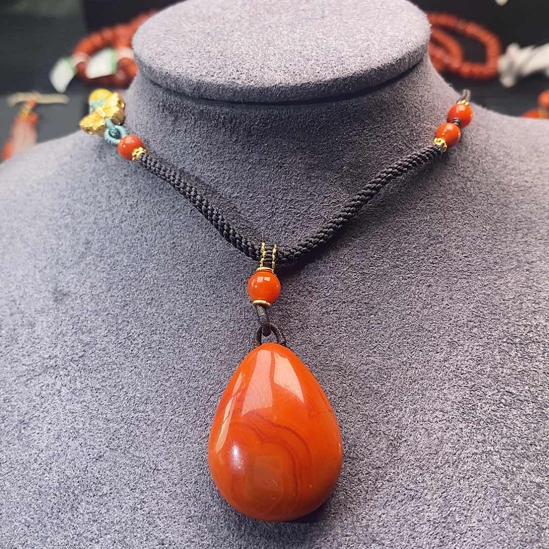 南红玛瑙未镶嵌四川凉山水滴吊坠