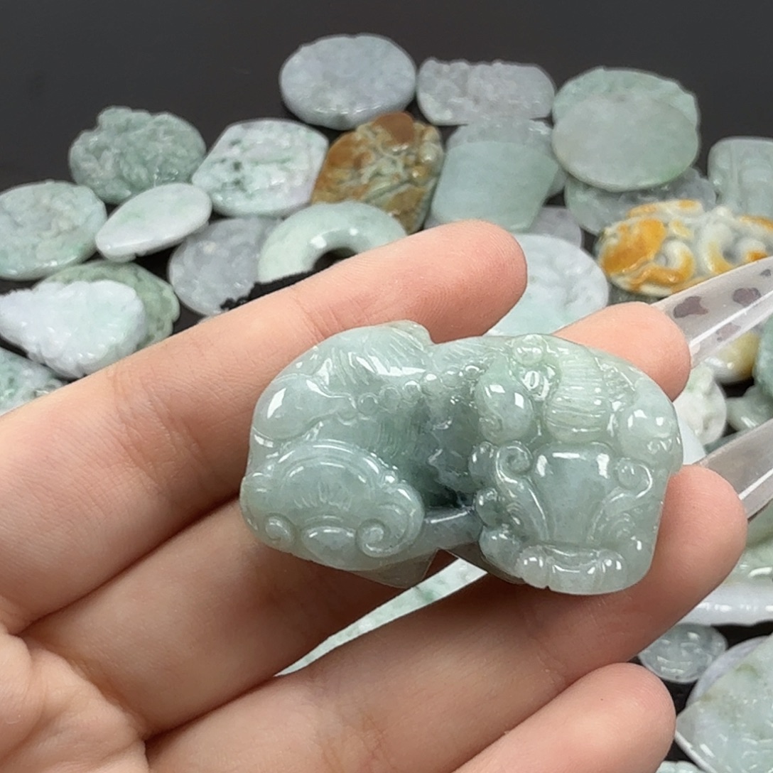 翡翠未镶嵌颈饰翡翠