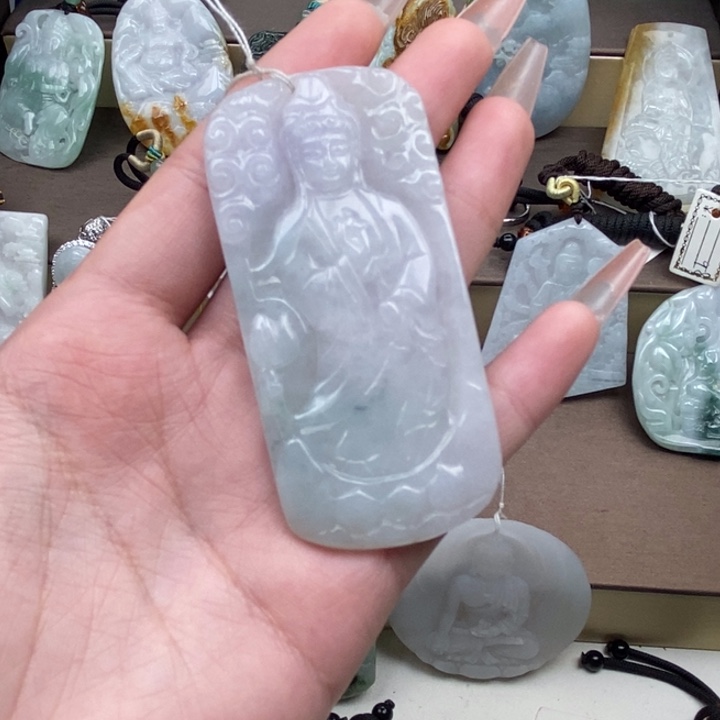 翡翠颈饰未镶嵌佛*翡翠