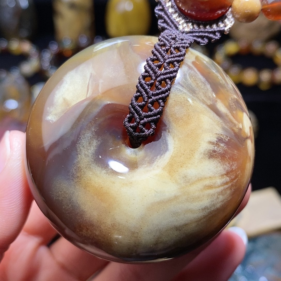 琥珀颈饰未镶嵌56克