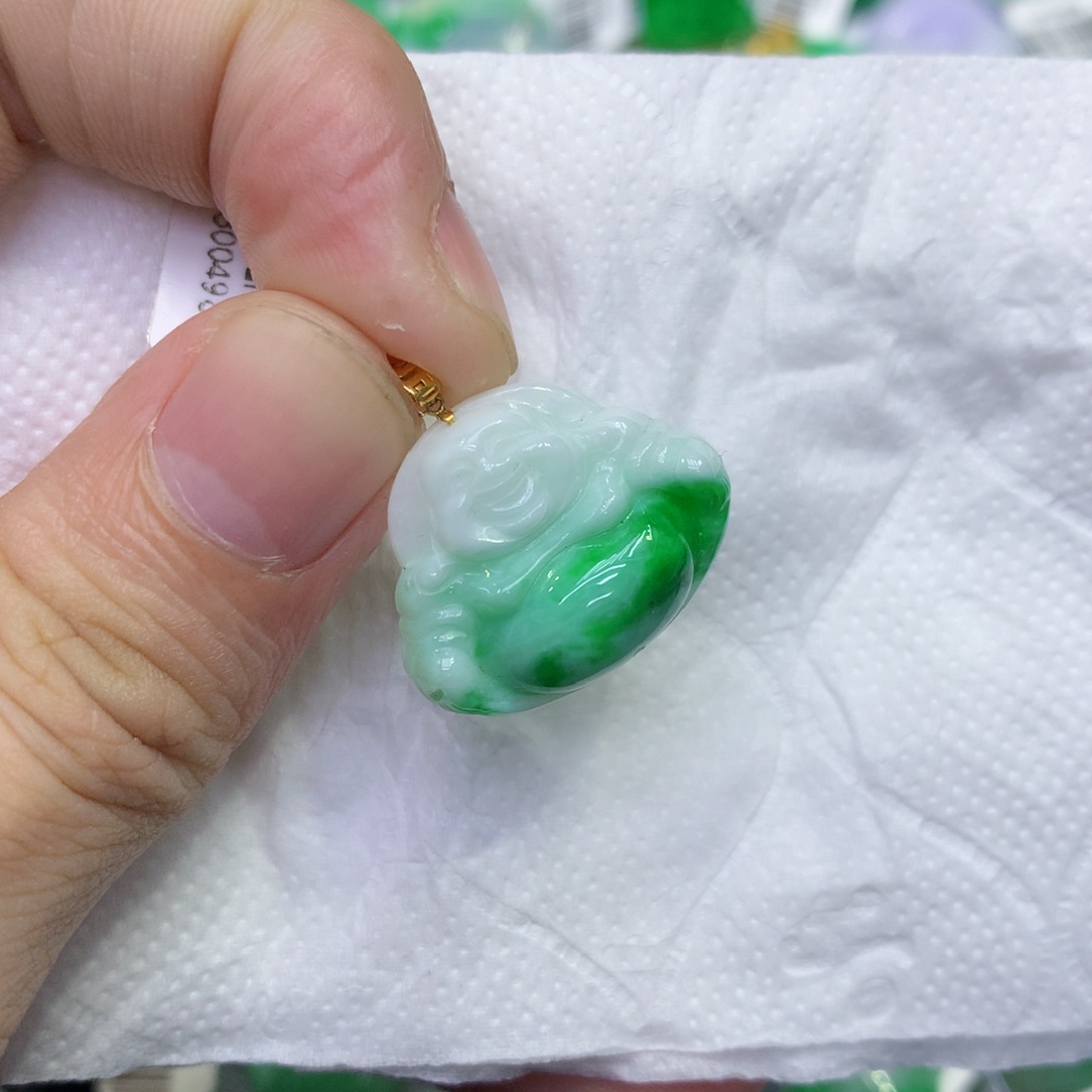 颈饰18K金镶嵌翡翠