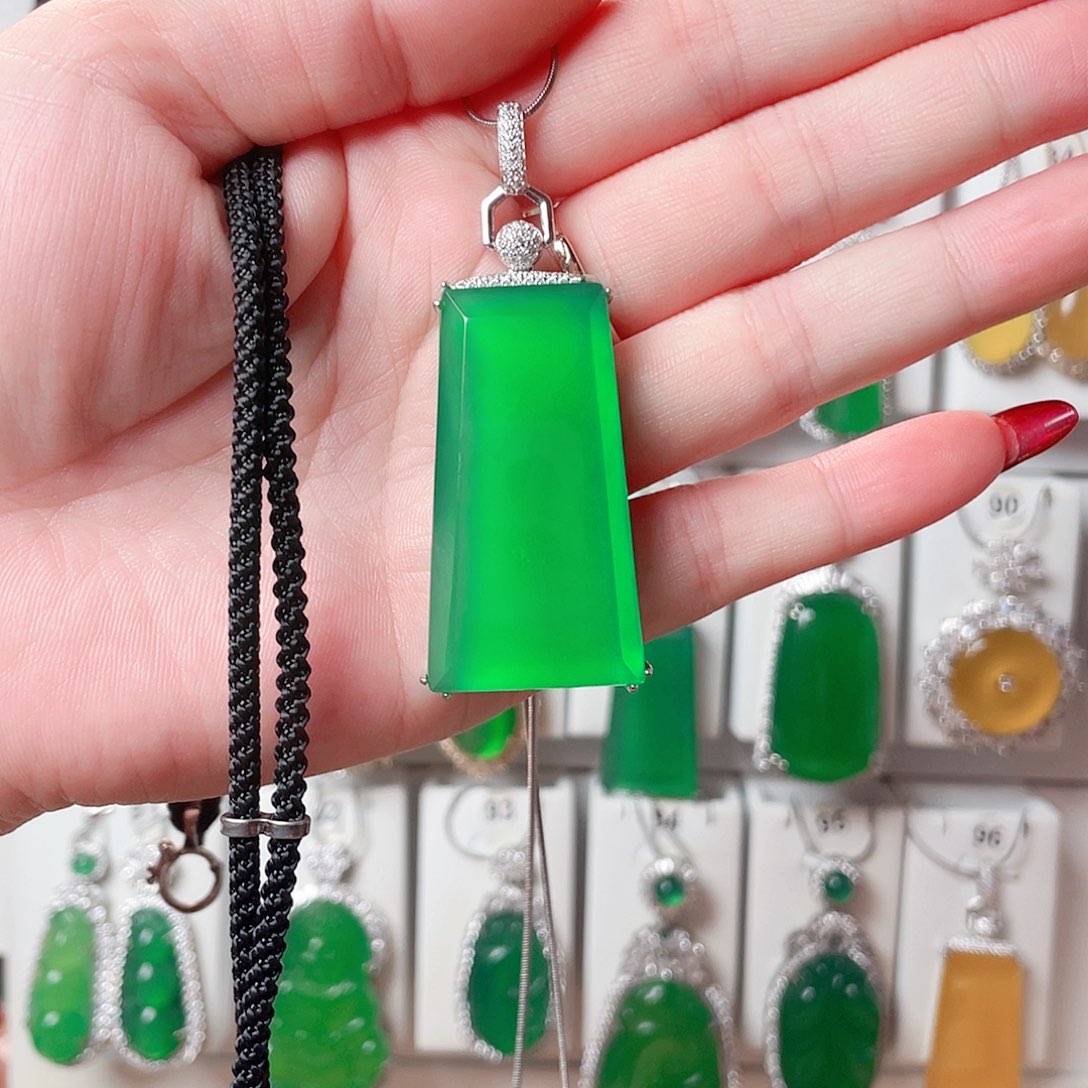 玛瑙/玉髓吊坠(赠链)未镶嵌