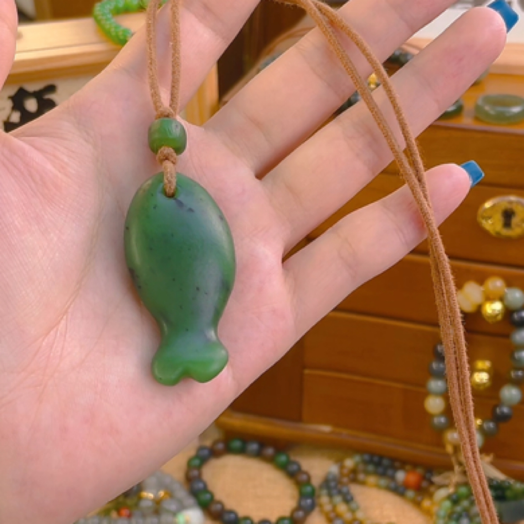 【万年和田玉雕作小鱼，佑生活富足有余】和田玉碧玉小鱼