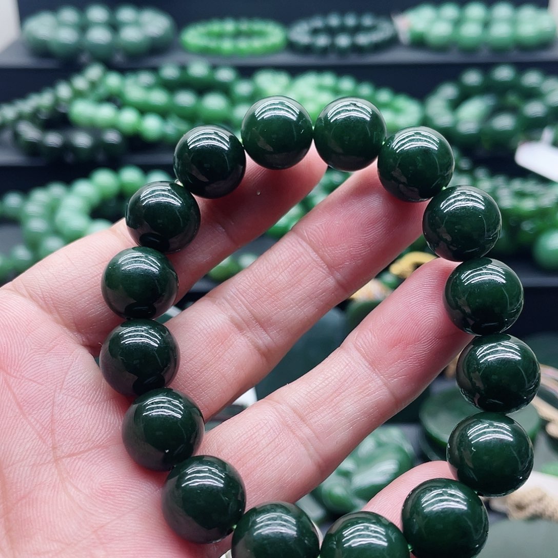 和田玉（碧玉）未镶嵌手链