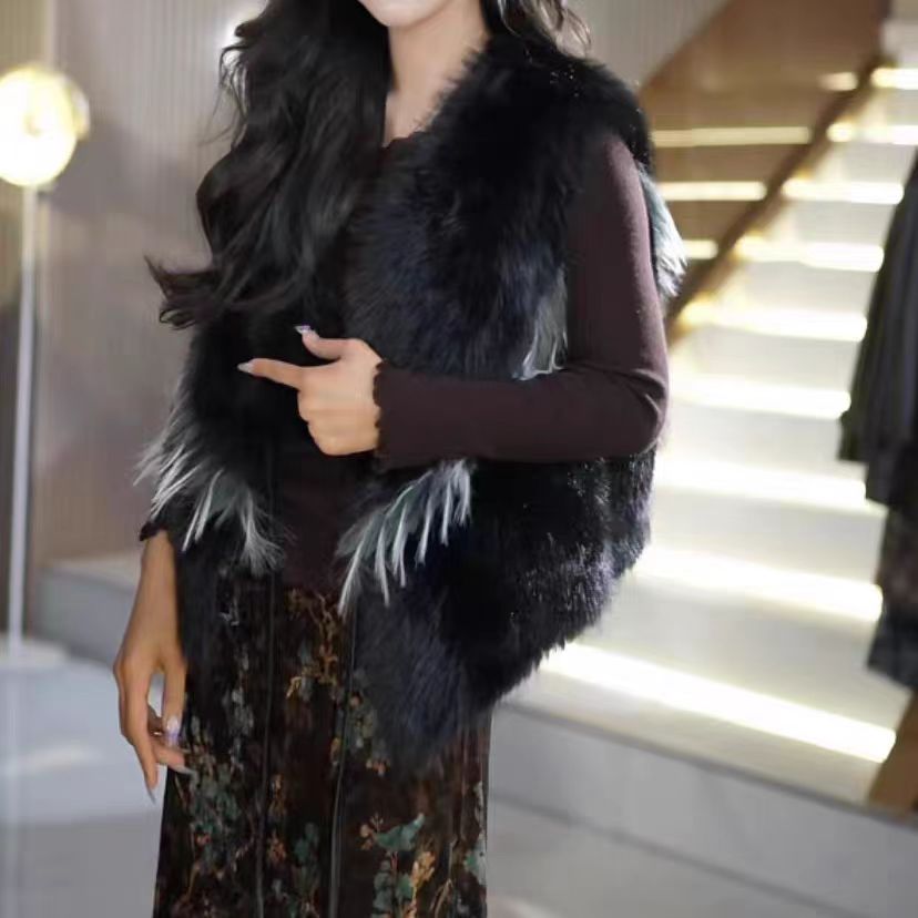 9803 祺欣家 新款气质显瘦减龄百搭拼色短款皮毛一体时尚马甲