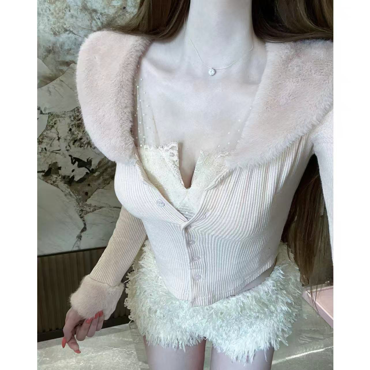 舟舟jojo【软糯系】纯欲毛毛拼接针织修身上衣