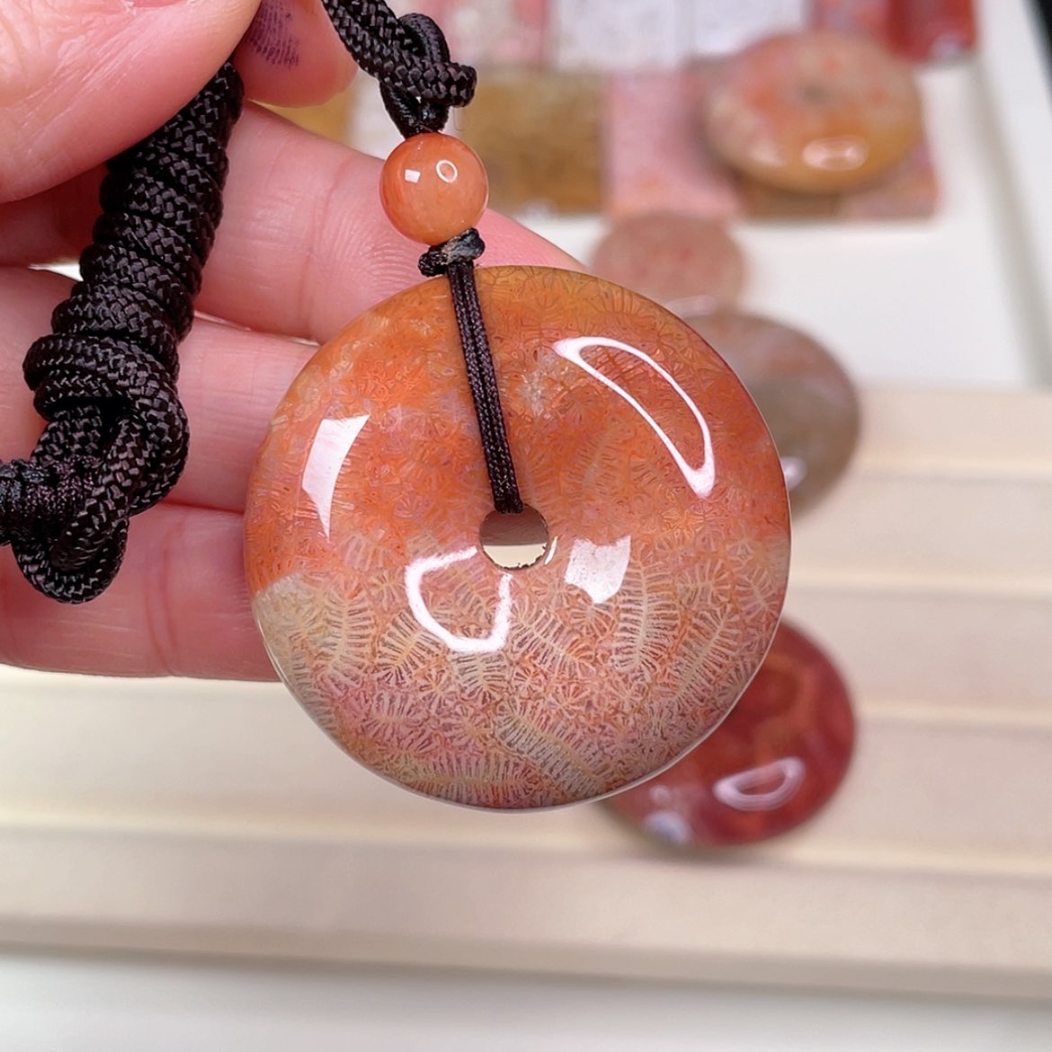 【闪购商品】未镶嵌吊坠(赠链)硅化玉铁****?