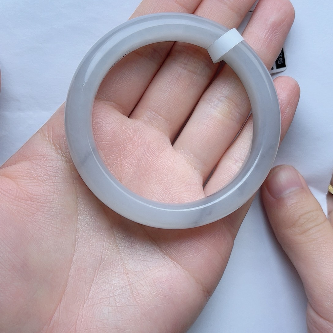 和田玉手镯53 54圈口。k k未镶嵌