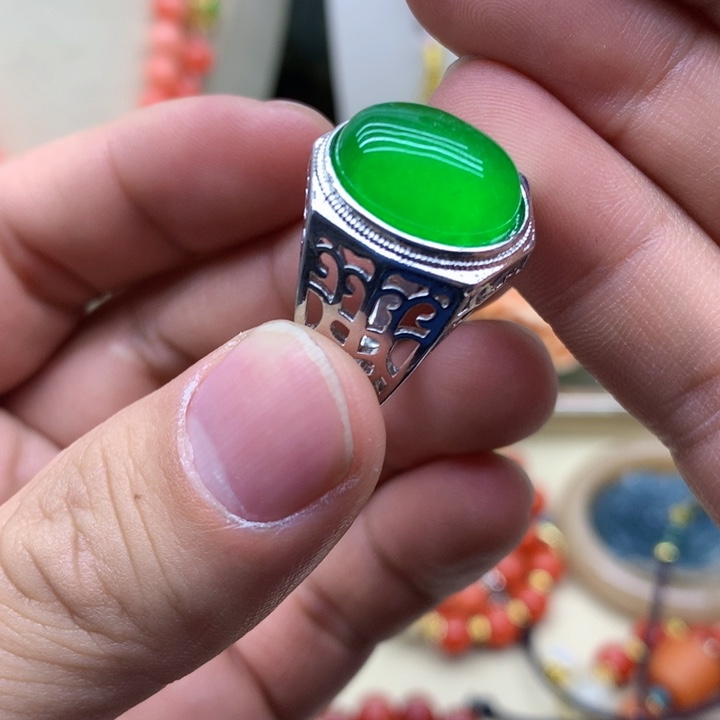 翡翠颈饰未镶嵌吊坠规格