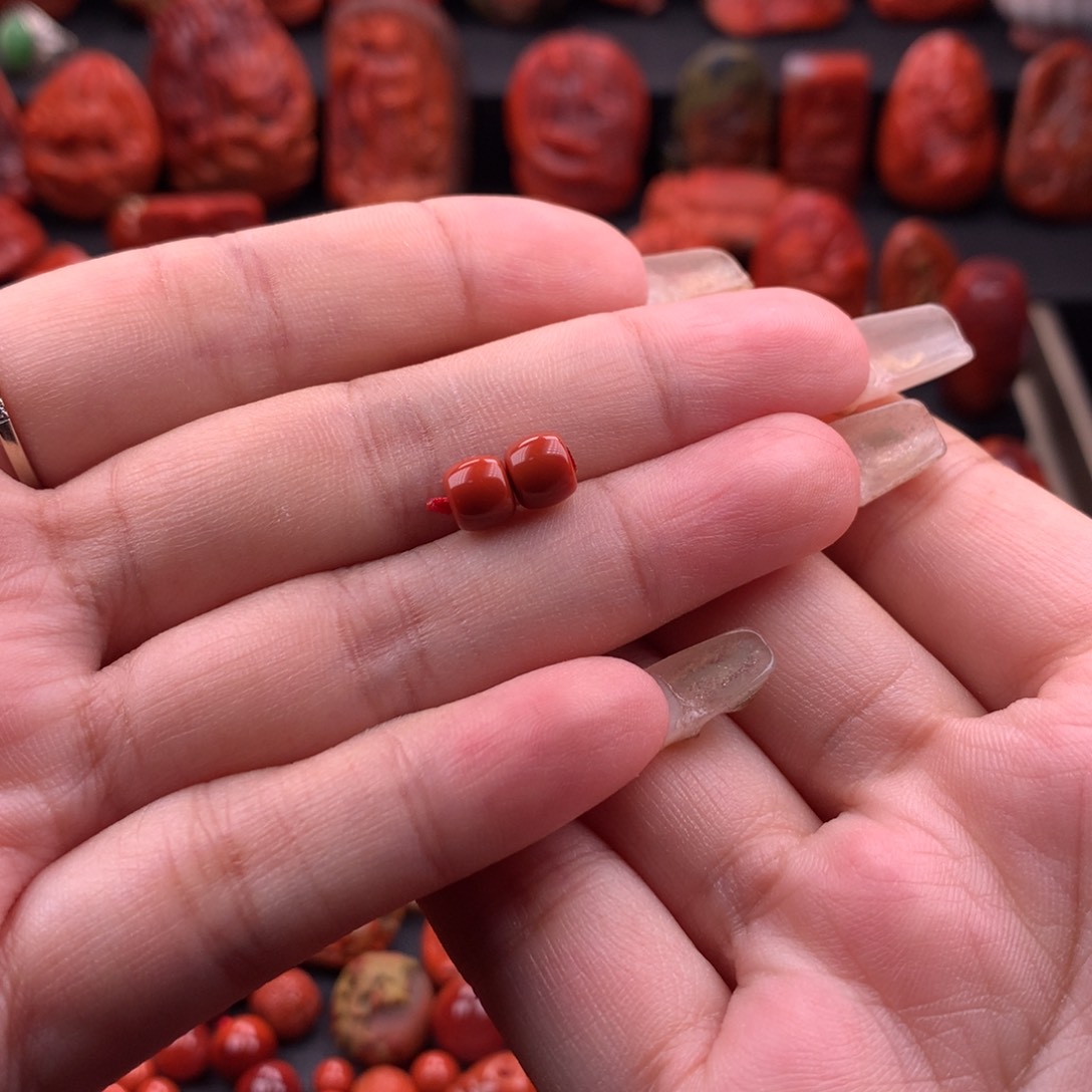 南红玛瑙南红川料原矿直切对珠6.2mm未镶嵌