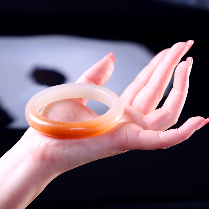 （防拍链接）佘太翠白底红糖时尚冰透女玉手镯玉镯子高冰女士