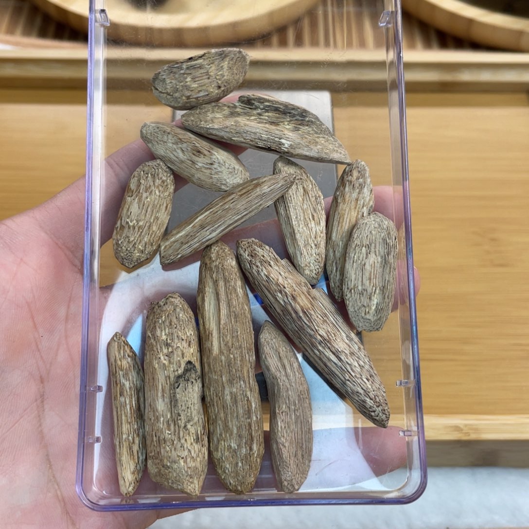 沉香碎屑沉香香港虫漏瓜子料7.7克