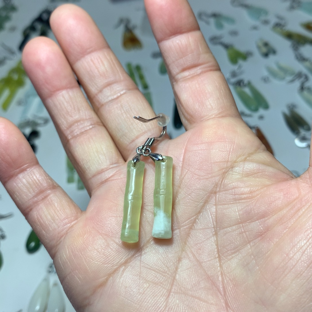 蛇纹石玉耳饰未镶嵌