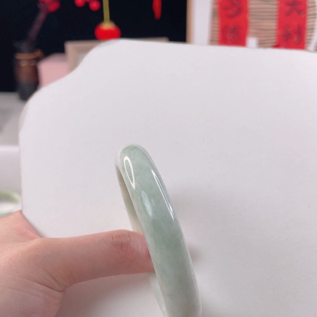 蓝田玉（蛇纹石化大理石玉）手镯未镶嵌我****?