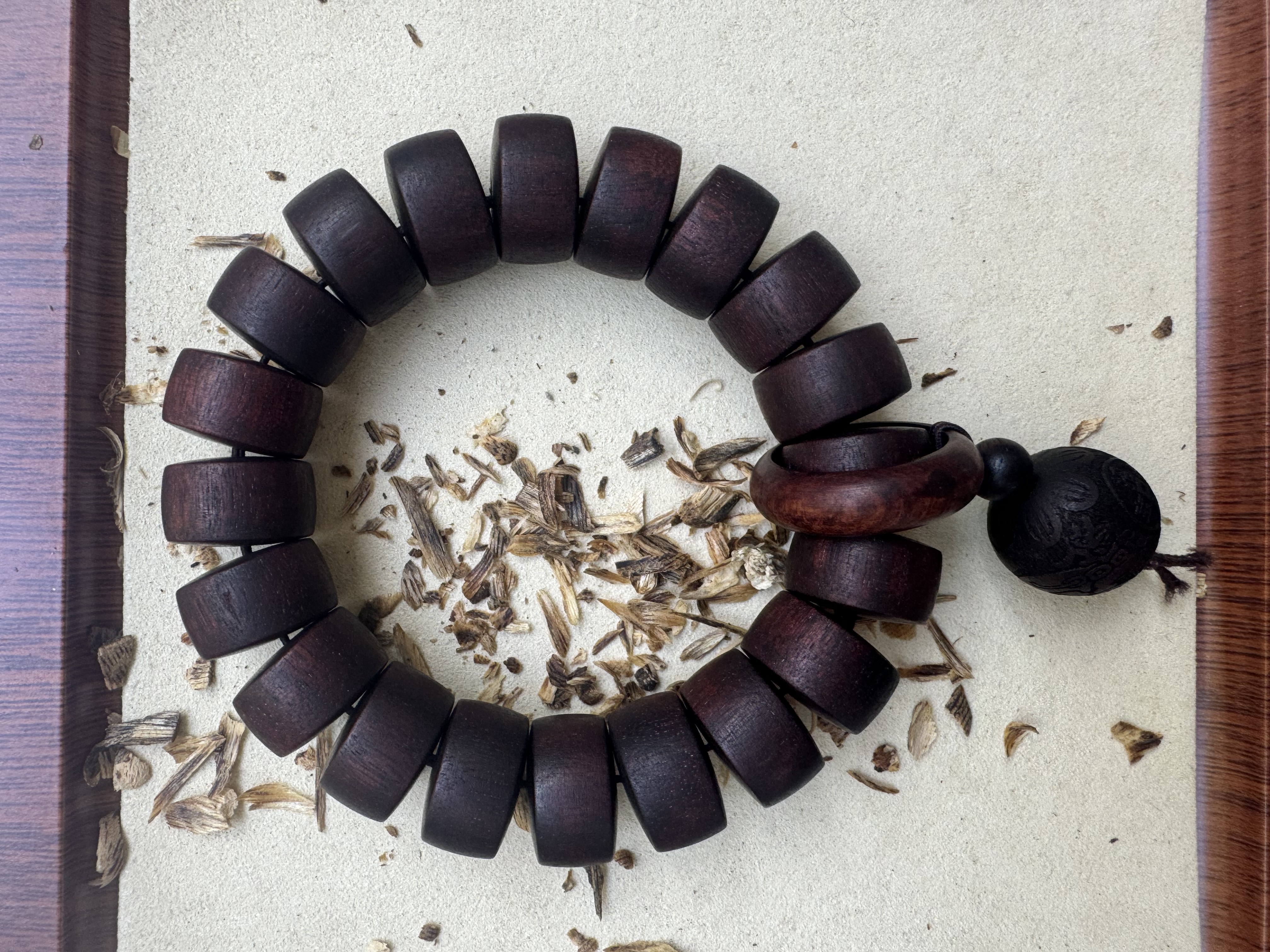 A98十三斋专属沉香木串18mm