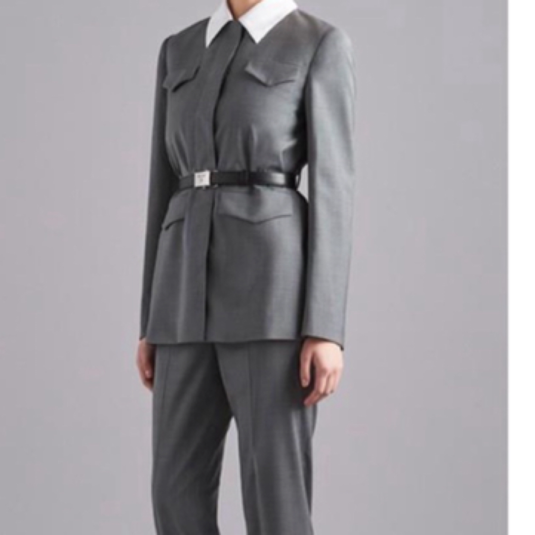 全新未使用 Prada/普拉达 灰色西装外套/40码/A02542