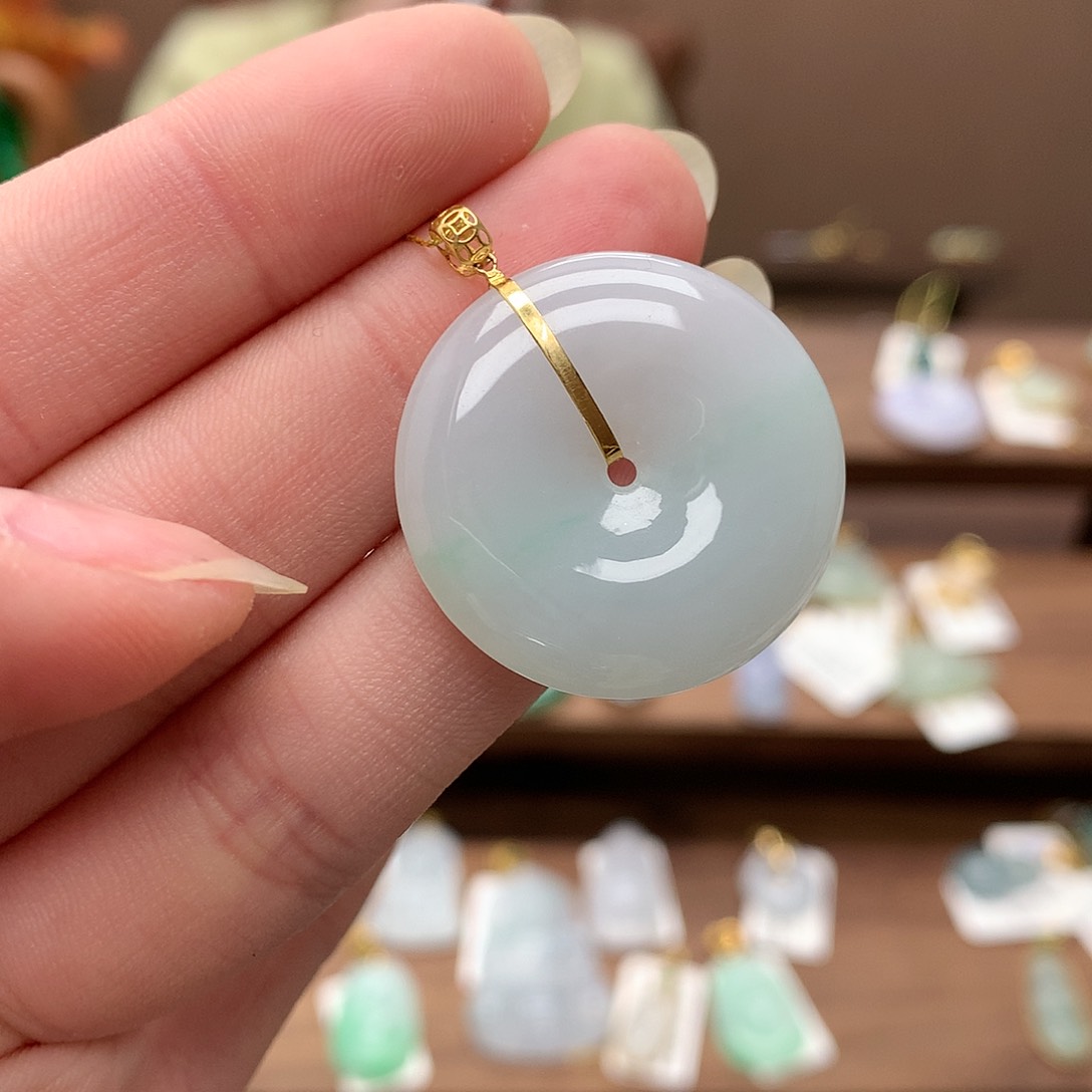 翡翠吊坠(不含链)18K金镶嵌